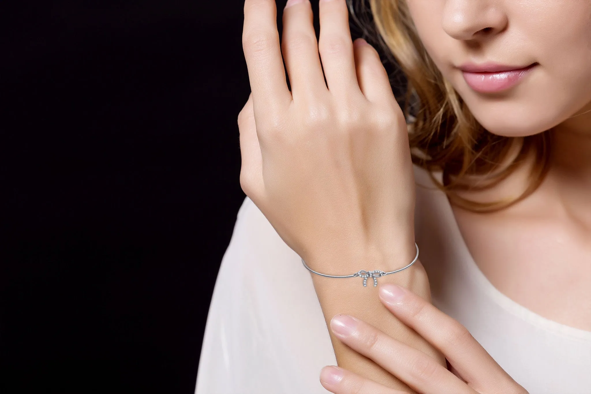 18k Gold Diamond Ribbon Bow Bangle