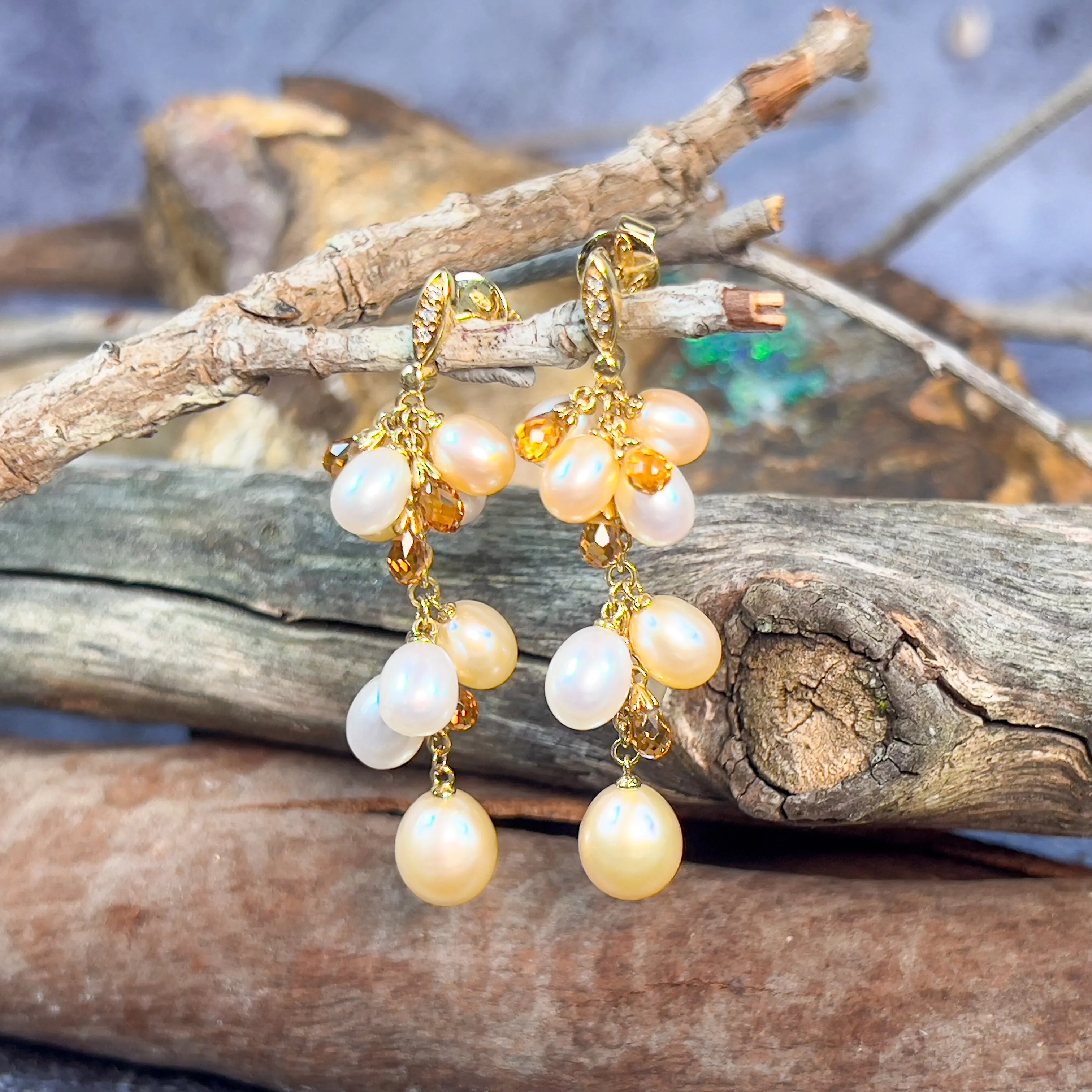 18kt Yellow Gold dangling Pearl, Diamond and Citrine earrings