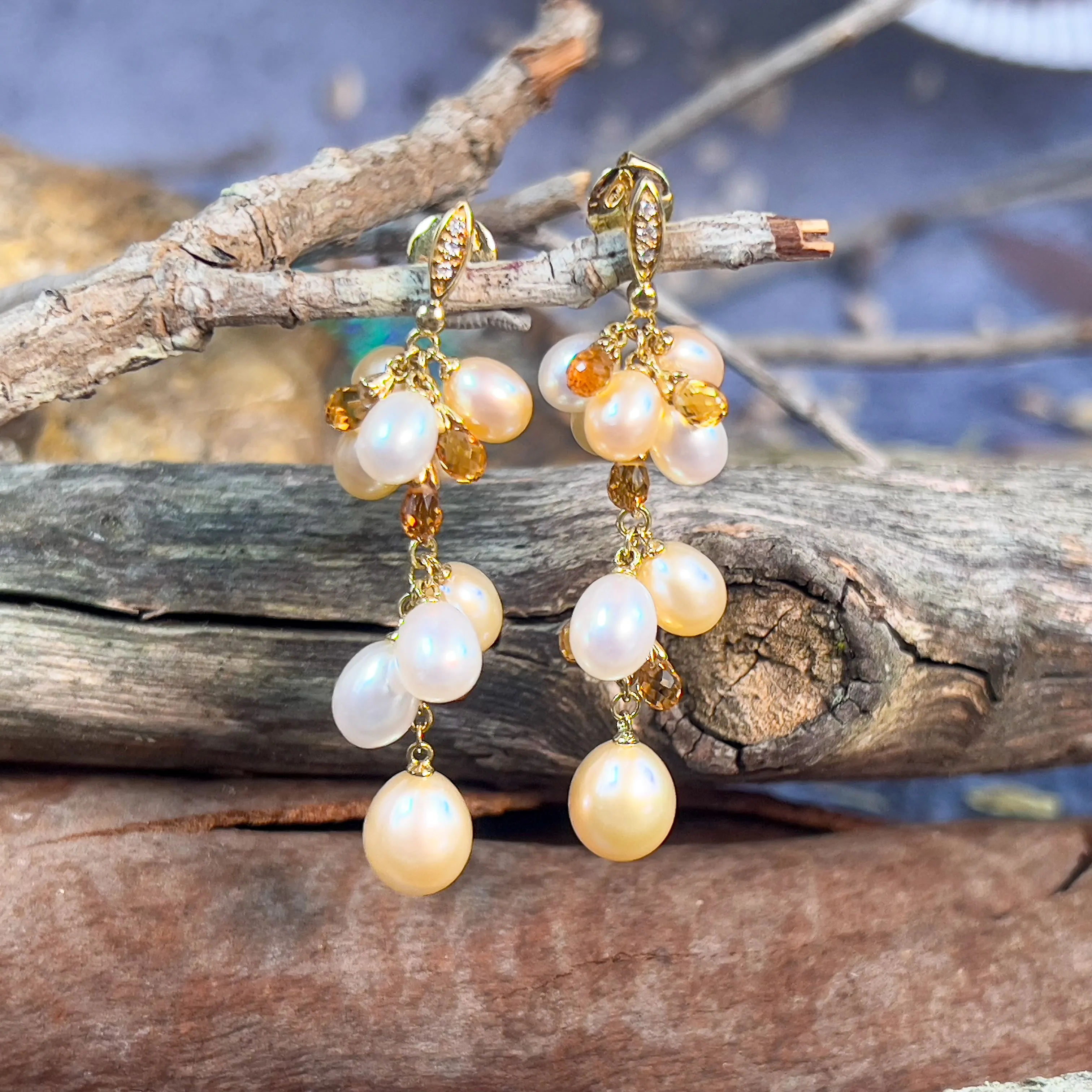 18kt Yellow Gold dangling Pearl, Diamond and Citrine earrings