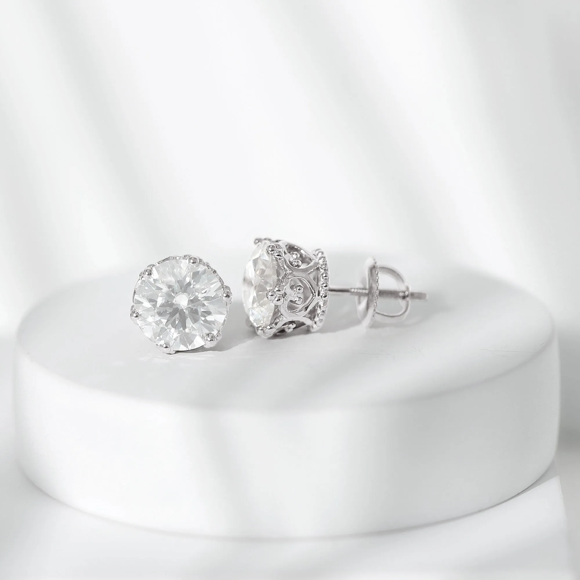 6 MM Round Shape Moissanite Solitaire Stud Earrings in Crown Setting