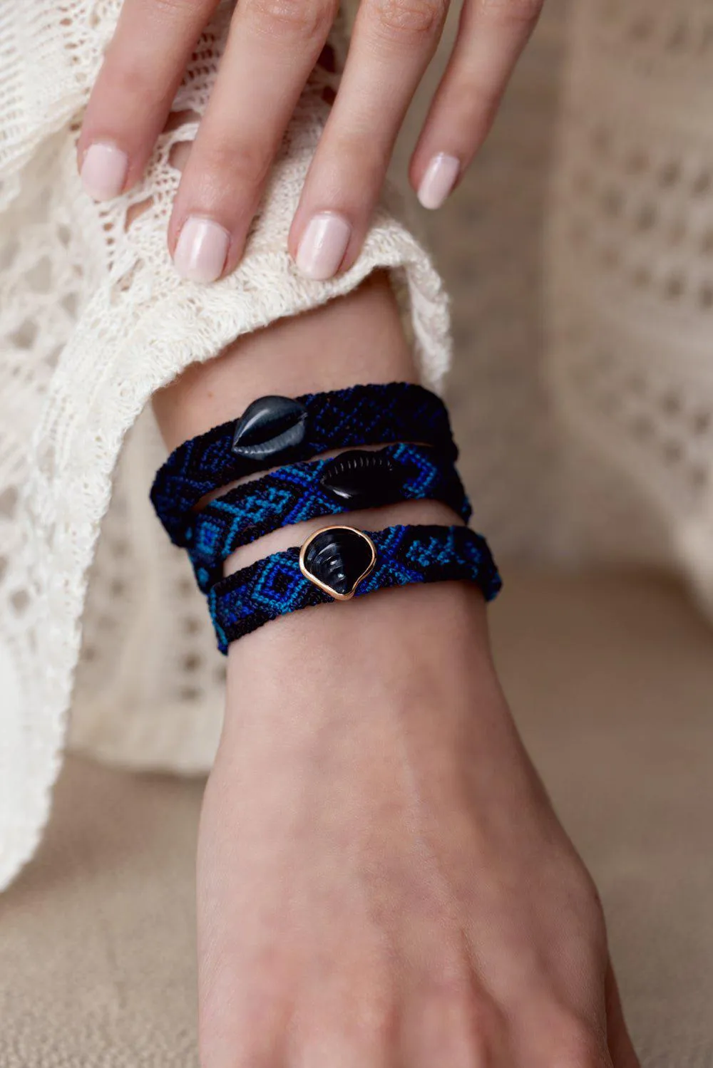 Carved Cowry Onyx Mexican Bracelet