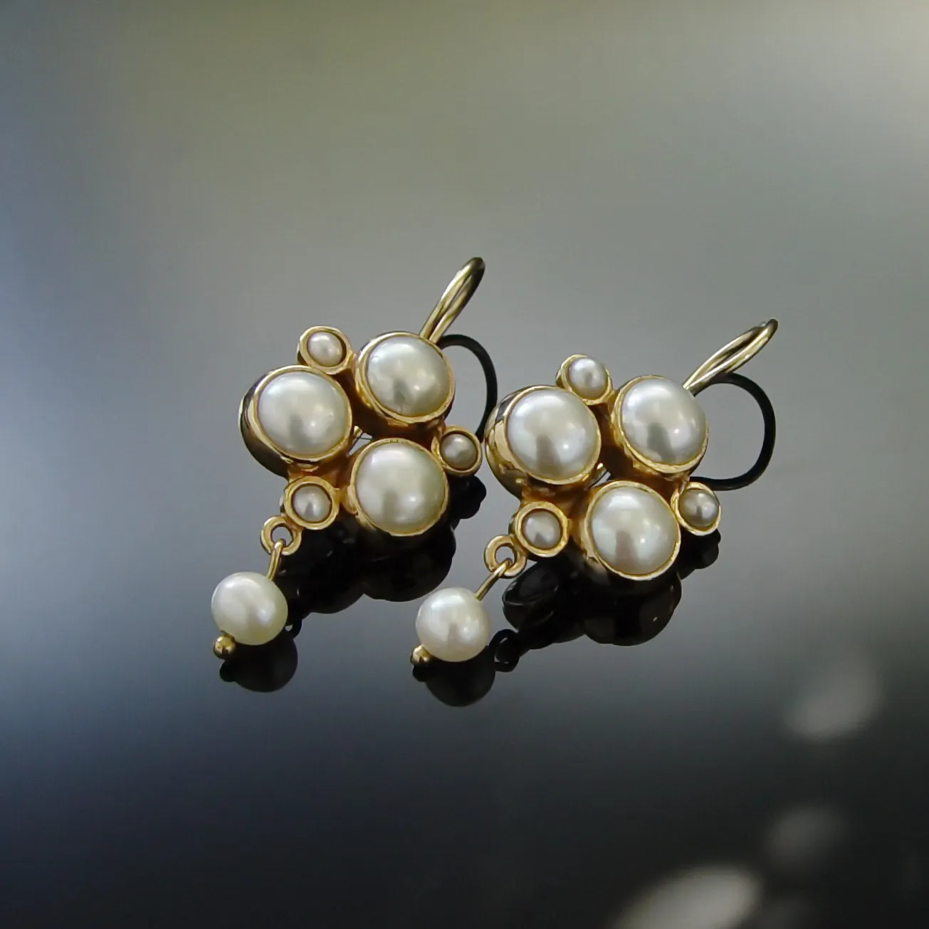 EG0707B Small Pearls chandelier earrings