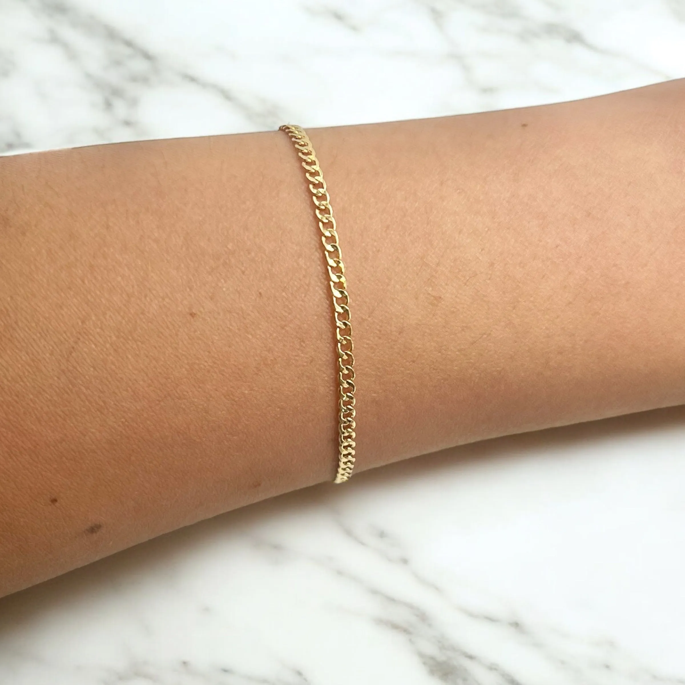 GOLD CHAIN BRACELET