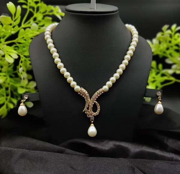 Imported Timeless Pearl Necklace Set With Radiant Pendant & Earrings