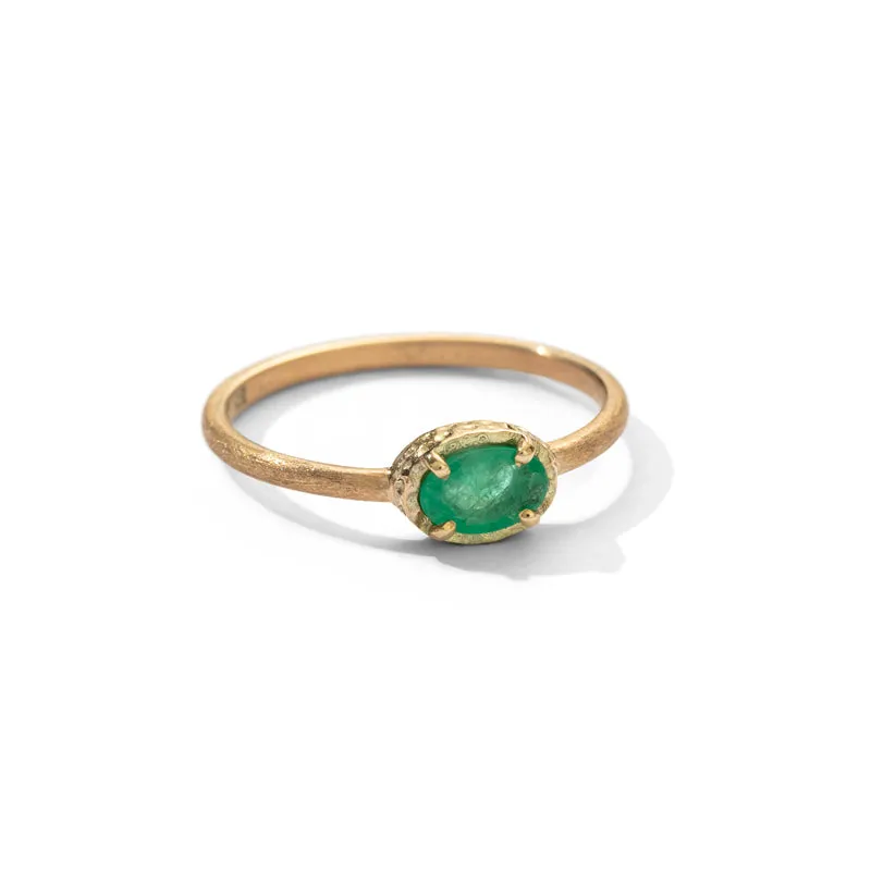 Mini Ceres Ring, Emerald, 9kt Yellow Gold
