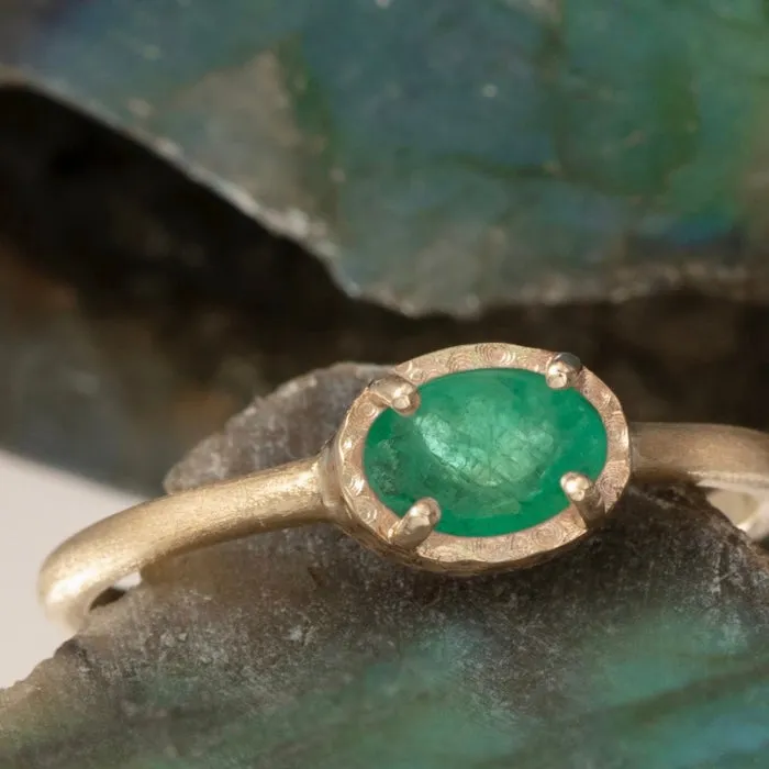 Mini Ceres Ring, Emerald, 9kt Yellow Gold