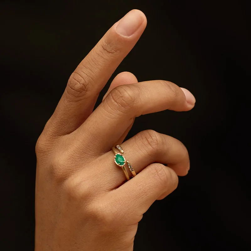 Mini Ceres Ring, Emerald, 9kt Yellow Gold
