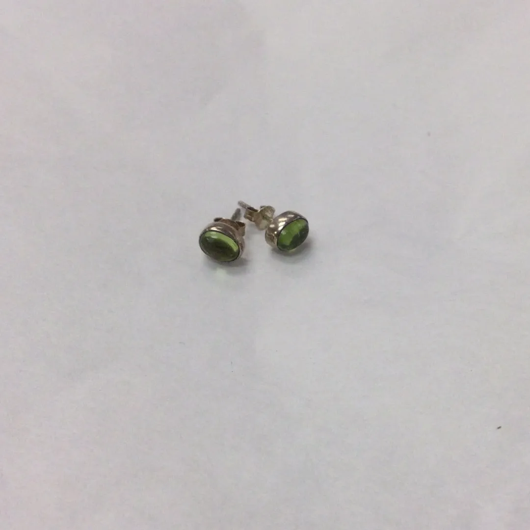 Oval Peridot Earring
