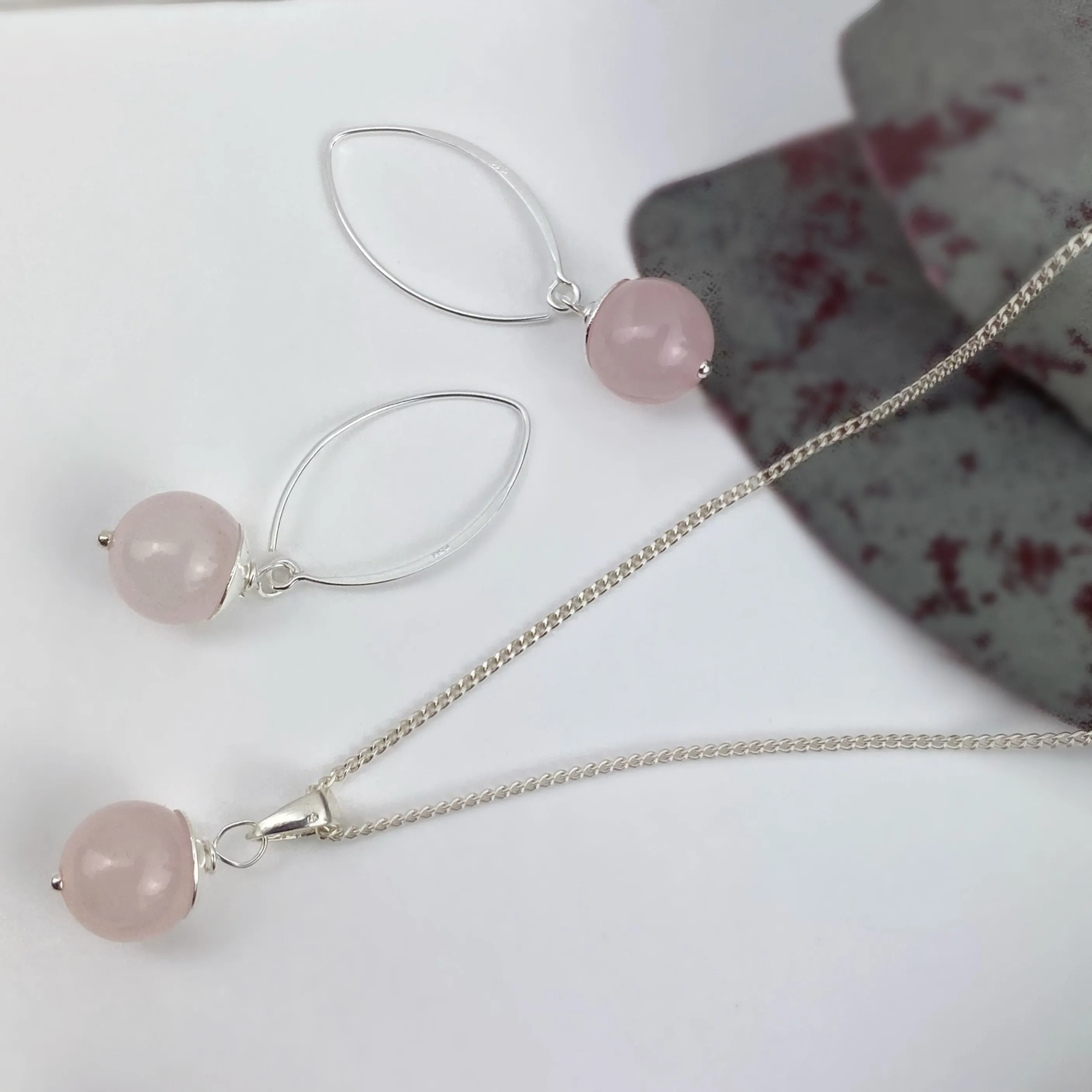Pop of Rose Quartz