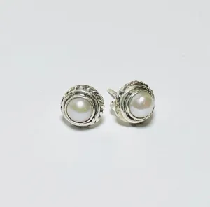 Round Pearl Studs 3 (CH65)