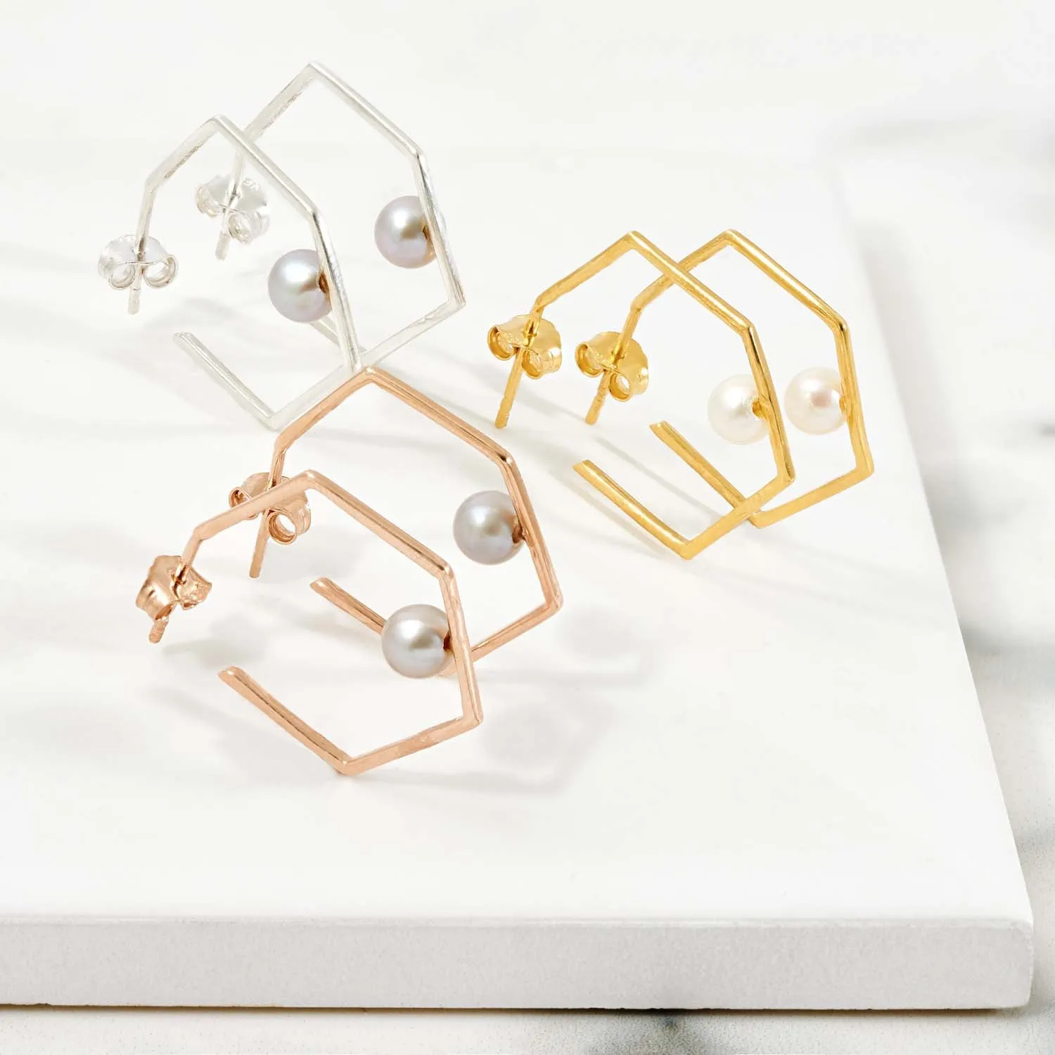 Silver White Pearl Earrings Minerva
