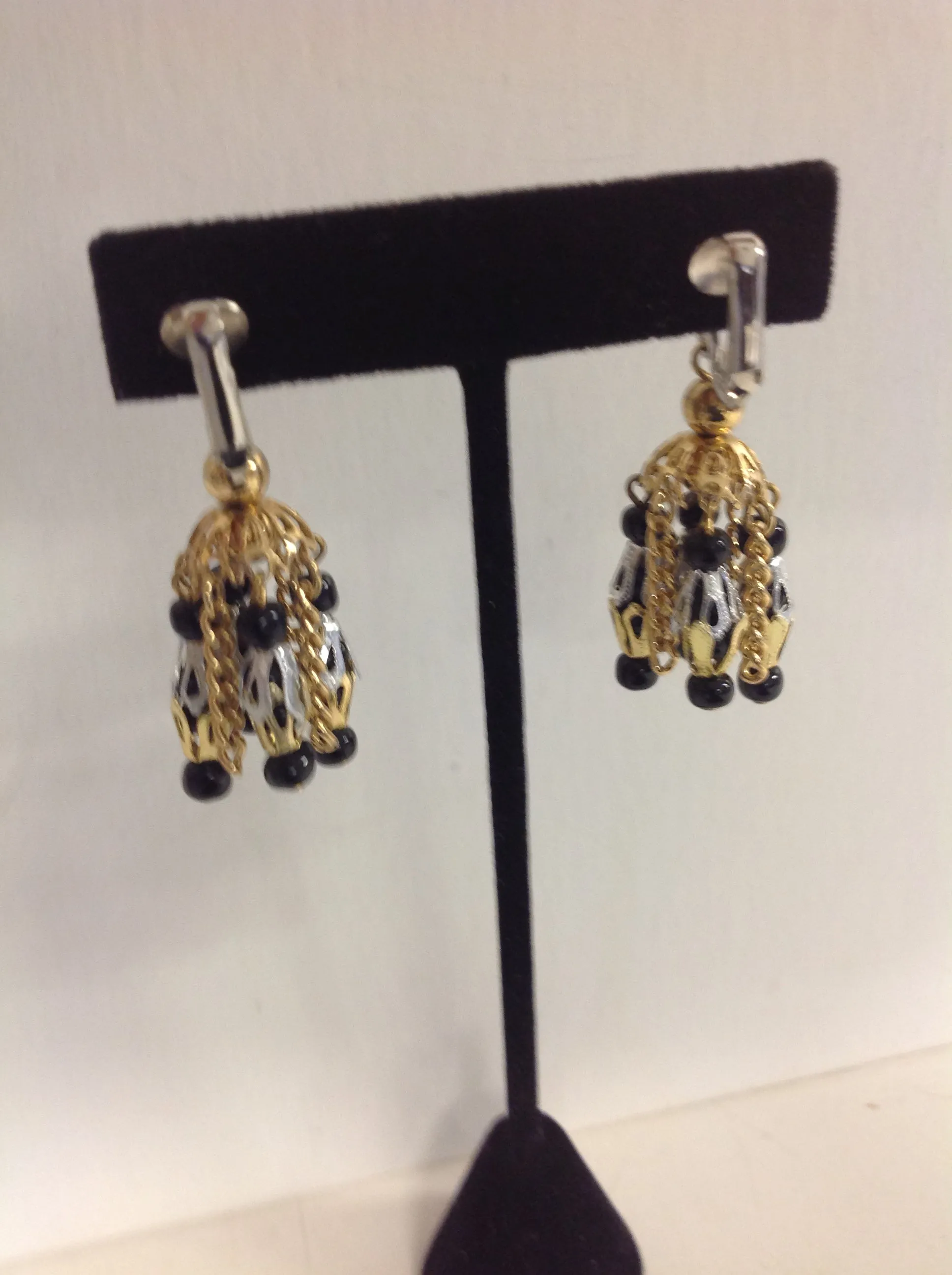 Vintage Goldtone Metal Chain Bead Black Chandelier Style Pendant Clip On Earrings