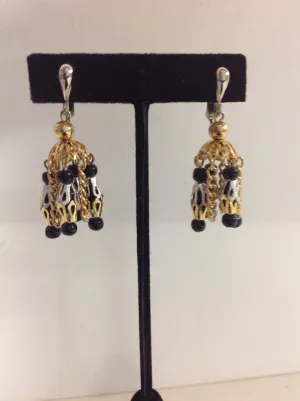 Vintage Goldtone Metal Chain Bead Black Chandelier Style Pendant Clip On Earrings