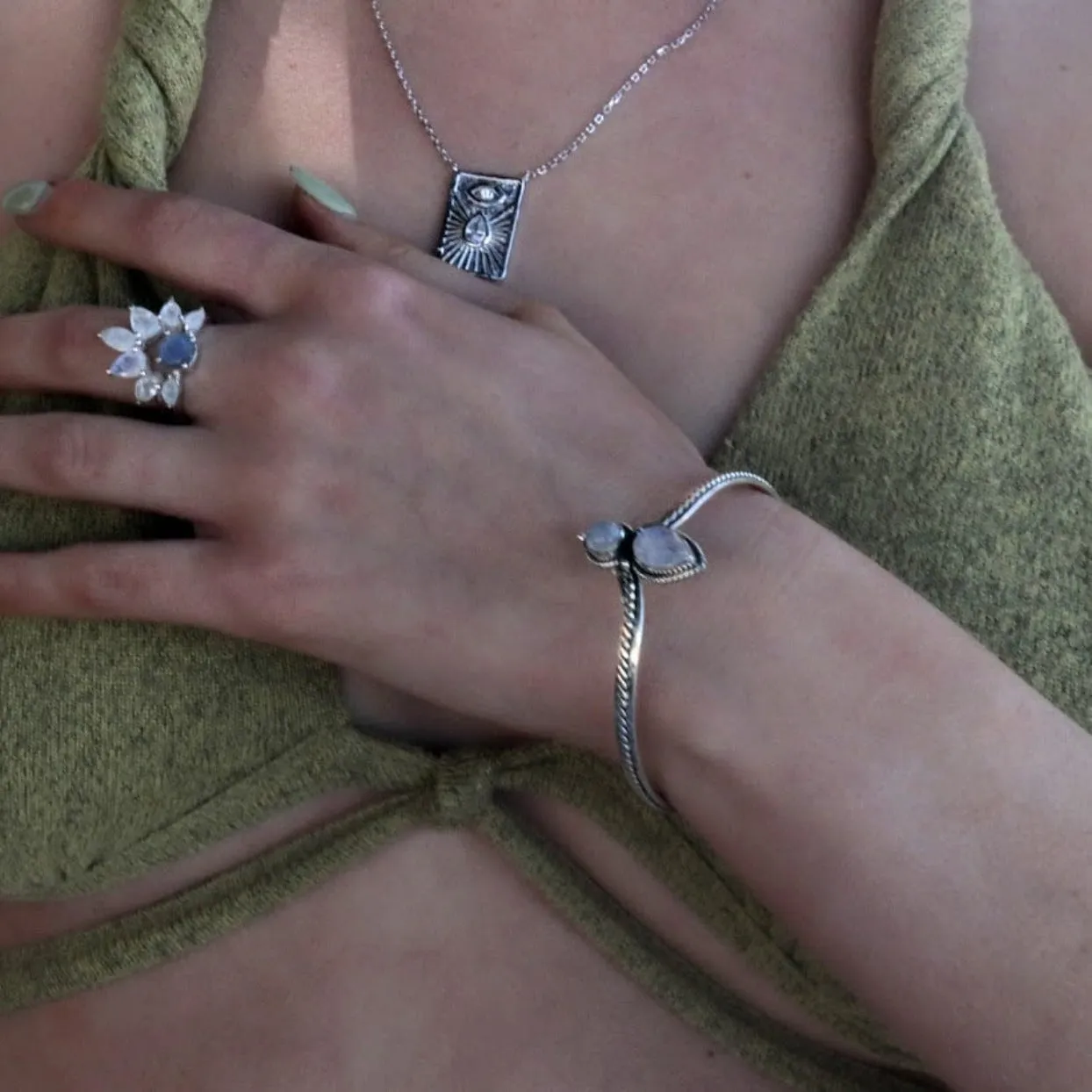 WHITE BLUE FLOWERS - MOONSTONE & LABRADORITE 925 RING