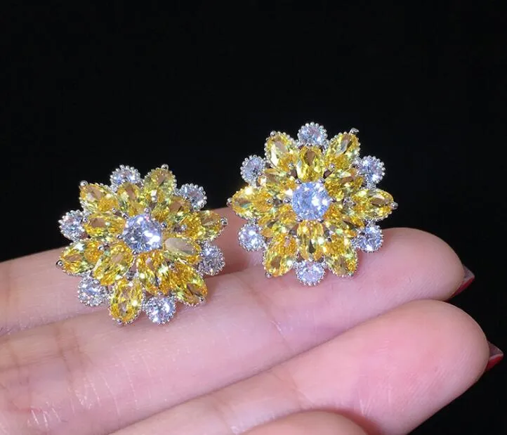 Women Clear Sterling Silver Yellow/White Daisy Flower Stud Earrings